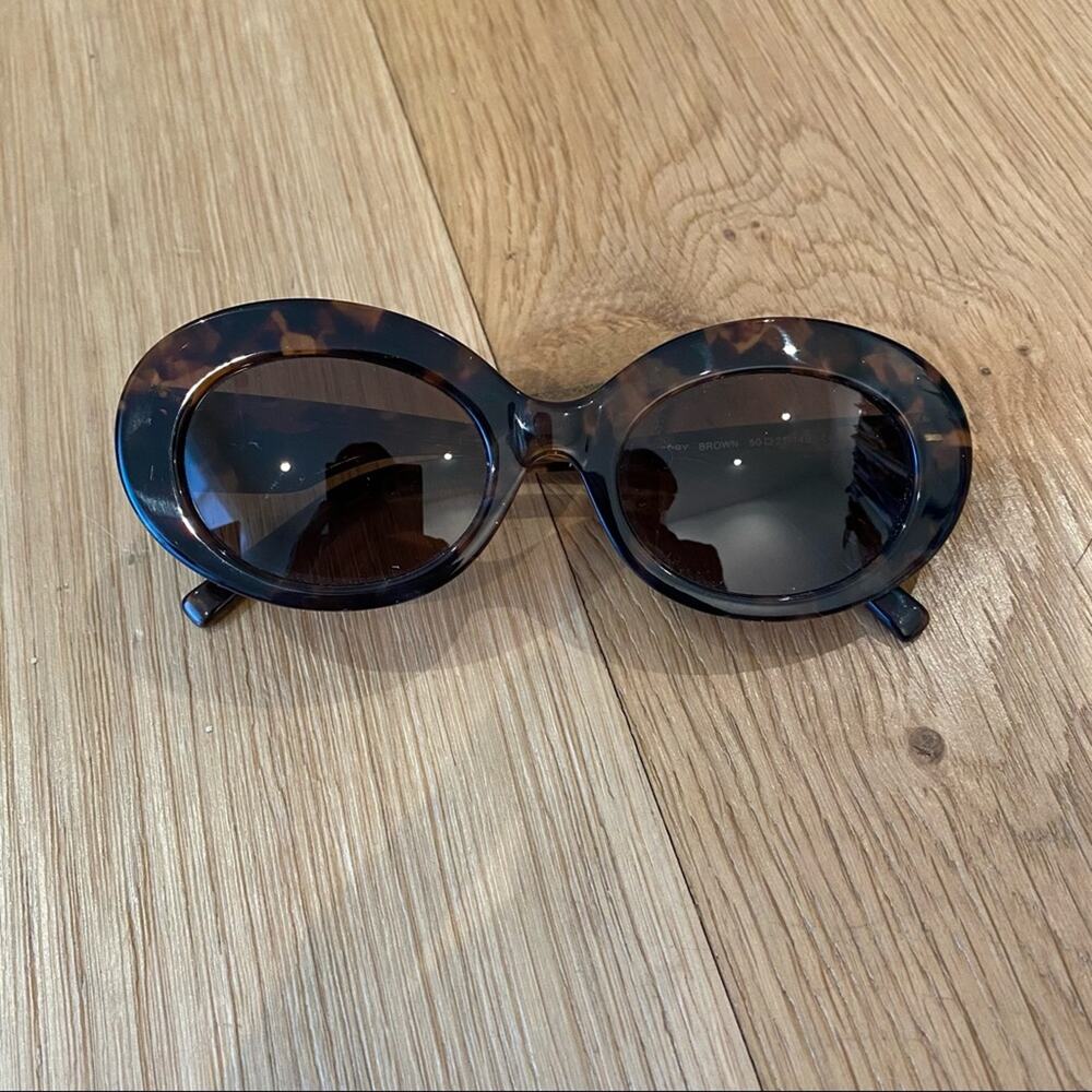 Revolve - My My My Kerry Sunglasses in Brown